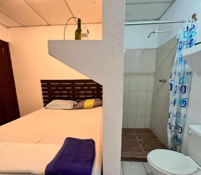 هاستل 8 Habitaciones