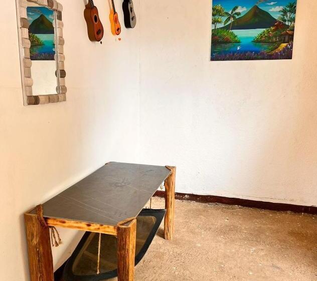 هاستل 8 Habitaciones