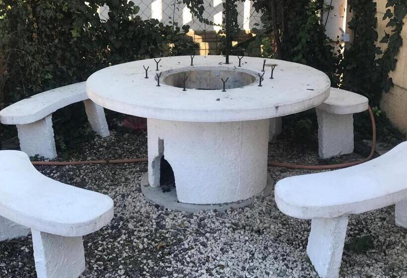 Bed and Breakfast Tó Party Apartman