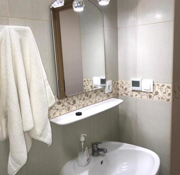 Bed and Breakfast Tó Party Apartman