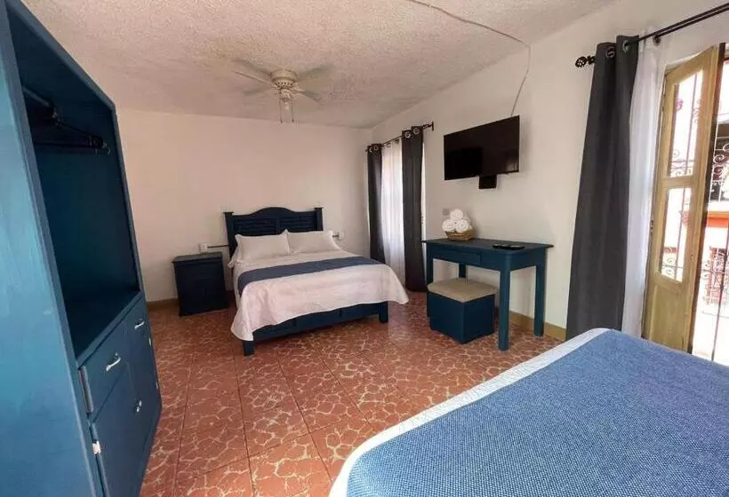 Hotelli & Hostal Santuario