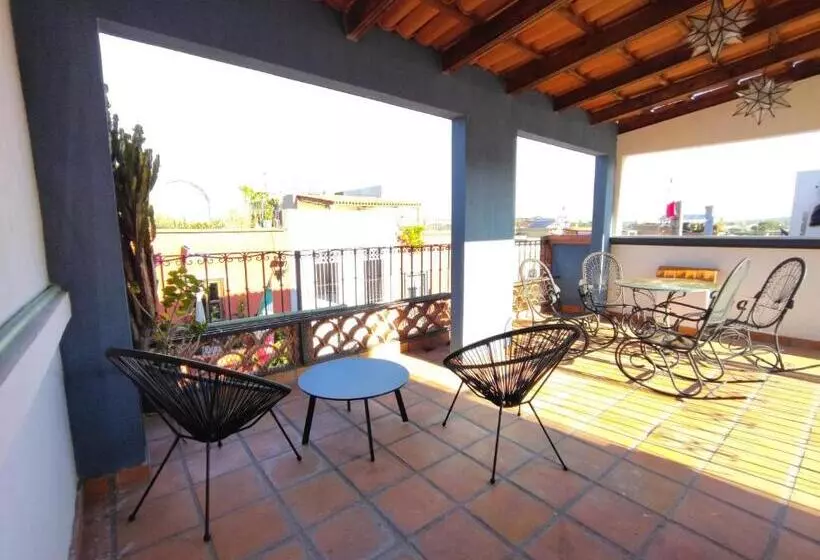 Hotelli & Hostal Santuario