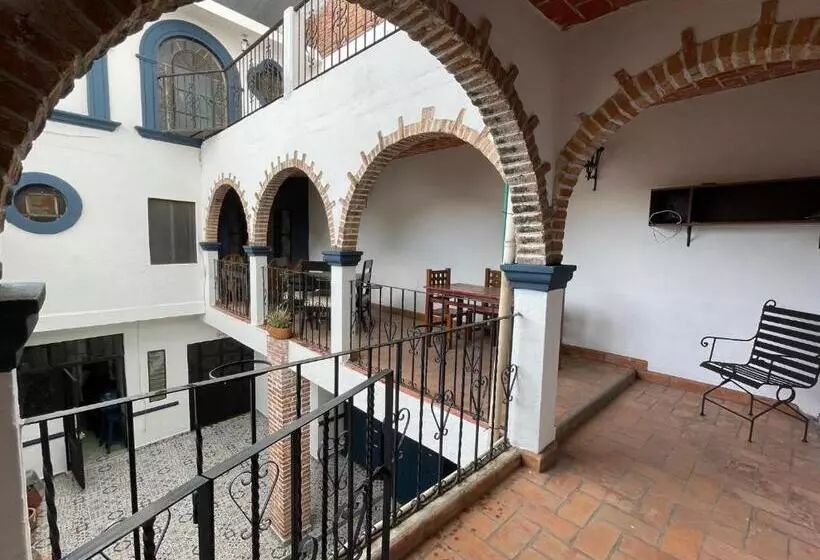 Hotelli & Hostal Santuario