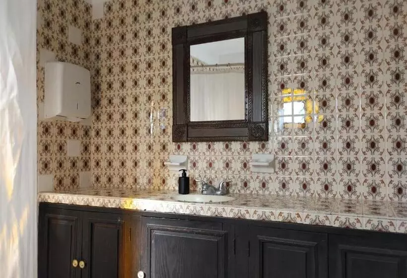 Hotelli & Hostal Santuario