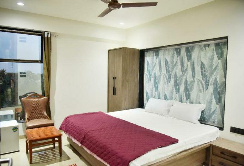 Hotel Manoranjan Enclave