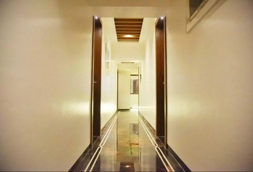 Hotelli Manoranjan Enclave