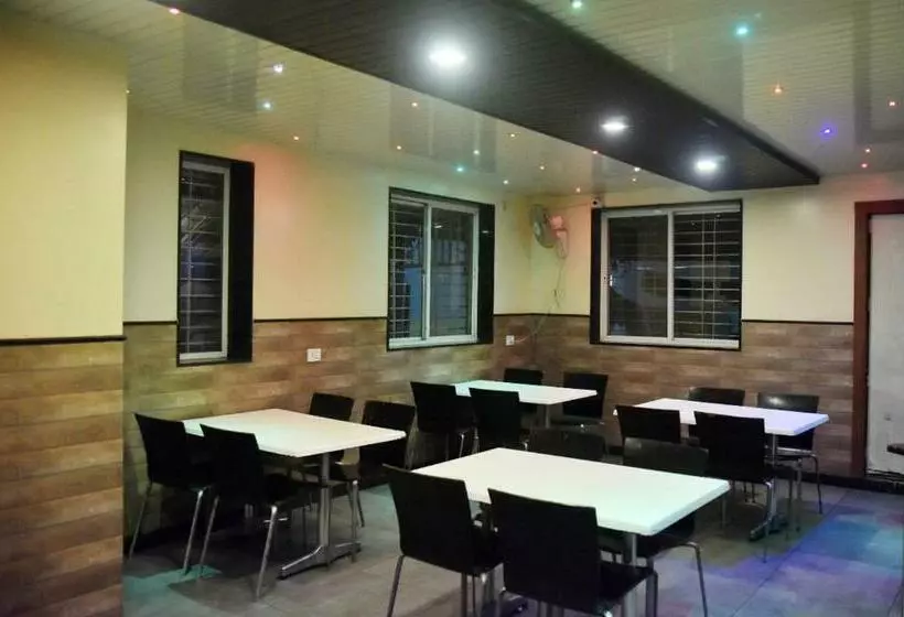 Hotelli Manoranjan Enclave