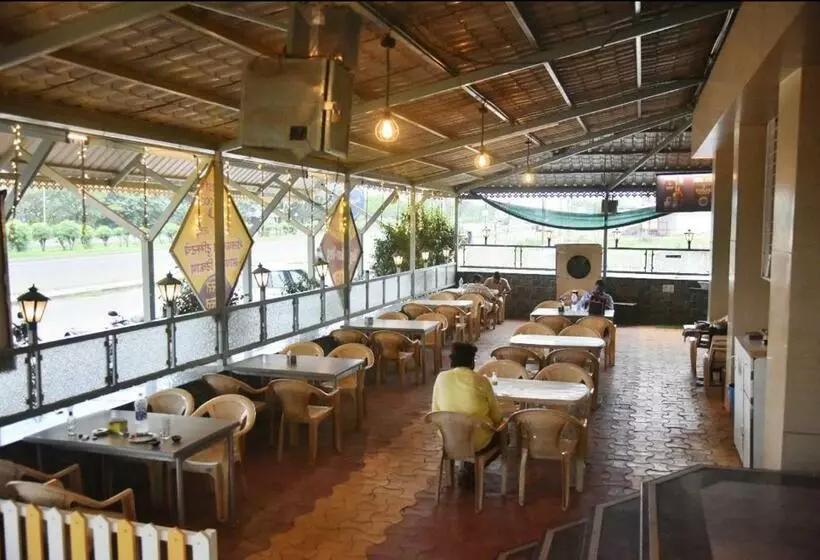 Hotelli Manoranjan Enclave