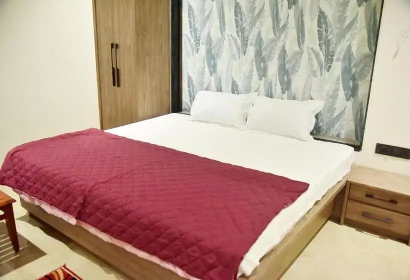 Hotelli Manoranjan Enclave