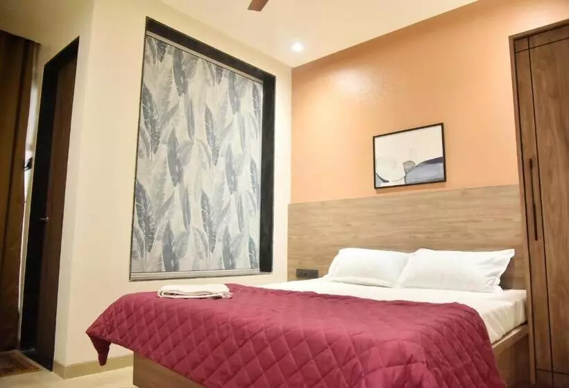 Hotelli Manoranjan Enclave