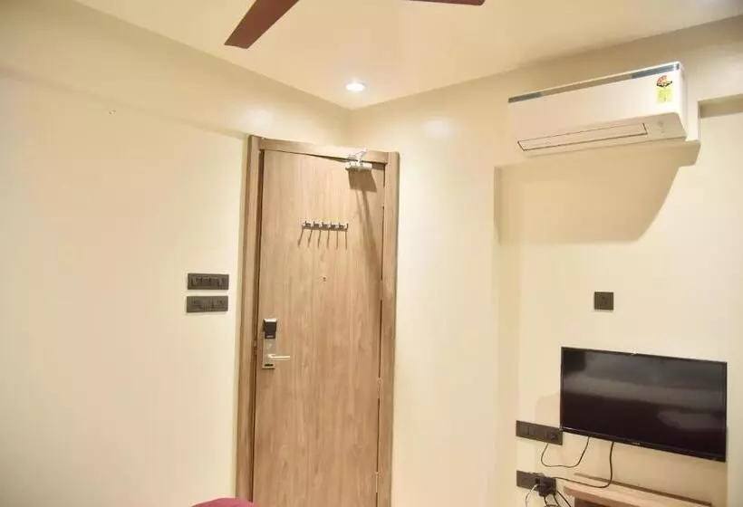 Hotelli Manoranjan Enclave