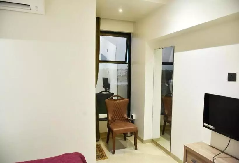 Hotelli Manoranjan Enclave