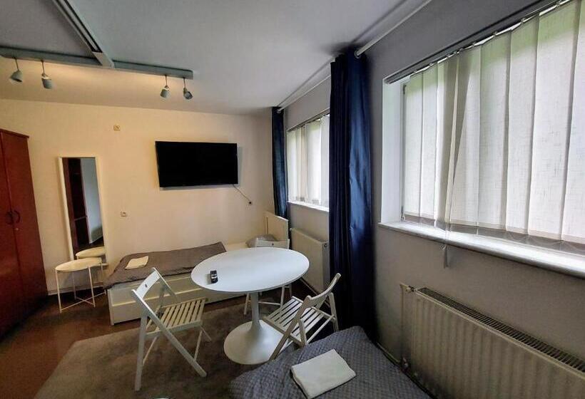 هتل R14 Green House