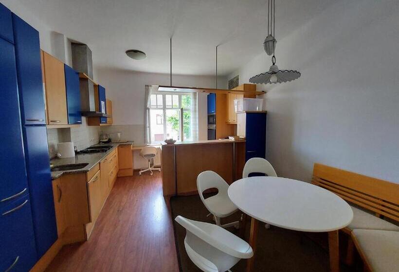 هتل R14 Green House