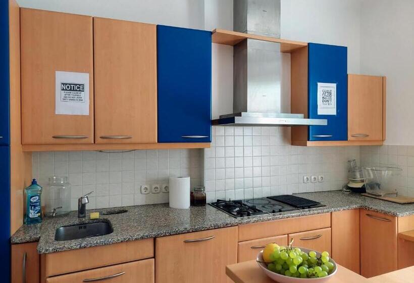 هتل R14 Green House