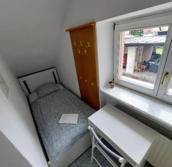 هتل R14 Green House