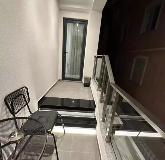 ペンション Villa Idrizi
