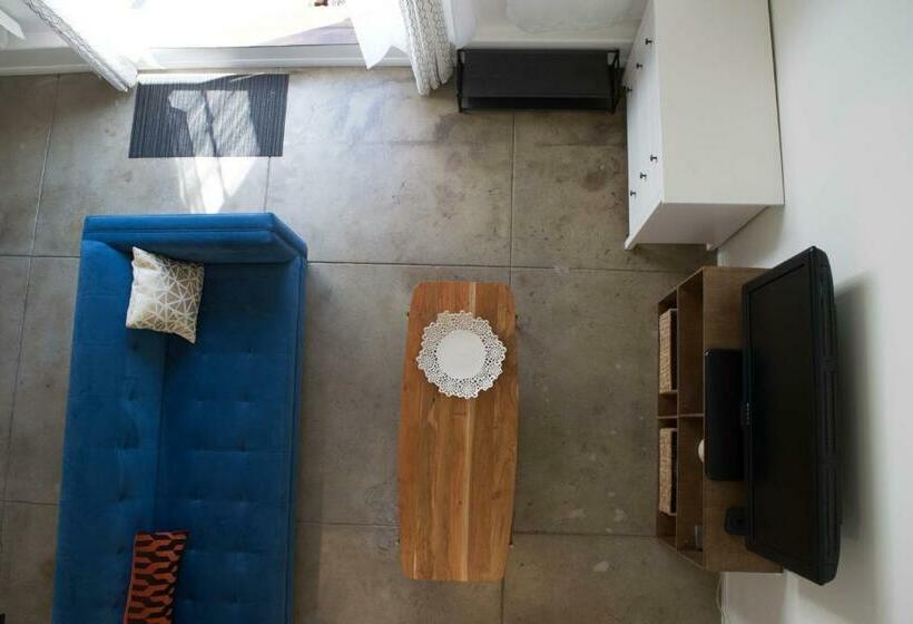 פנסיון English Cottage Guest House Walk To The Grove And Lots Of Attractions