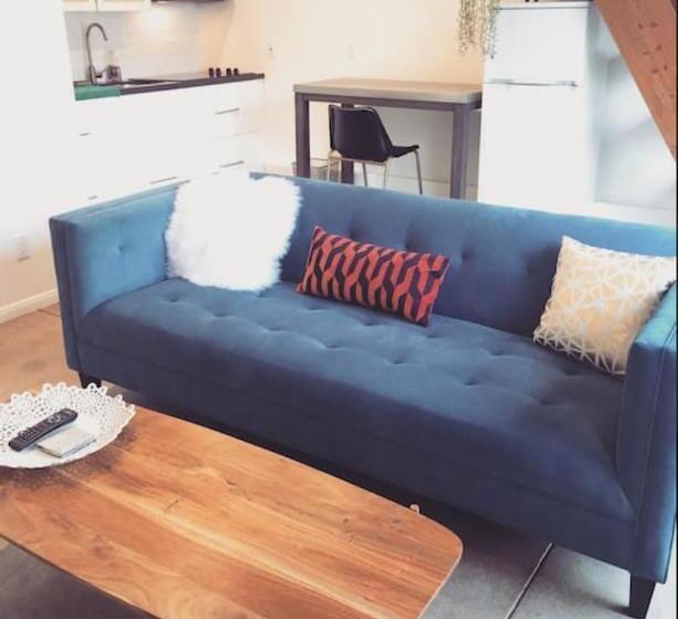 פנסיון English Cottage Guest House Walk To The Grove And Lots Of Attractions