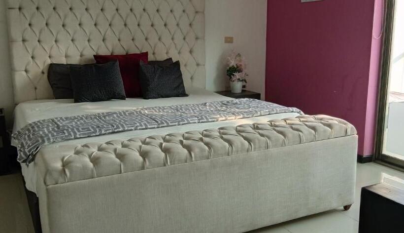 بنسيون Palmira Country