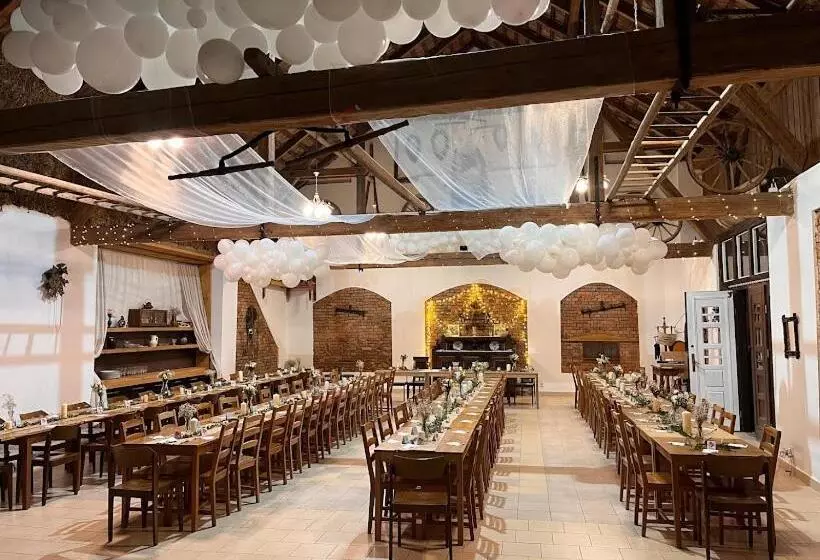 ペンション Statek 100dola