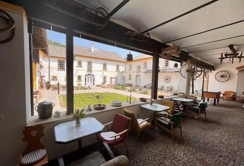 ペンション Statek 100dola