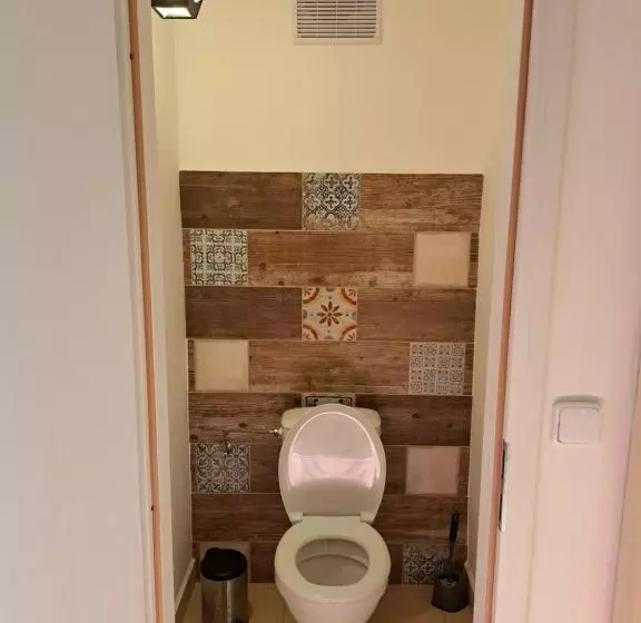 ペンション Statek 100dola