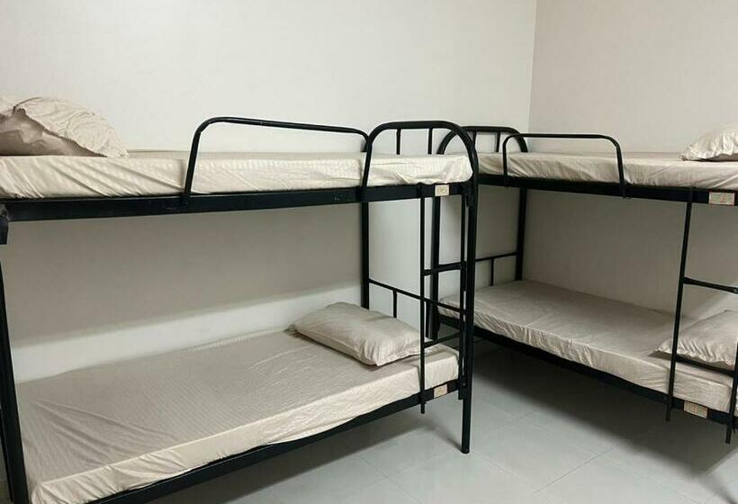 The Thirty Hostel نزل