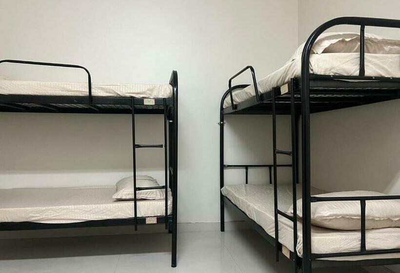 The Thirty Hostel نزل