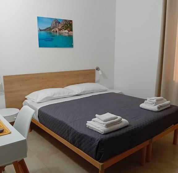 ユースホステル Eliseo S Rooms