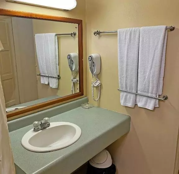 هاستل Sundeck Suites