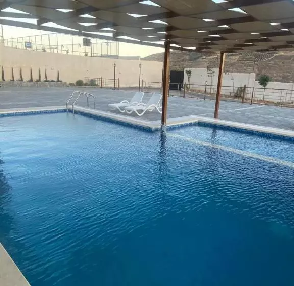 هتل Jarash Farm