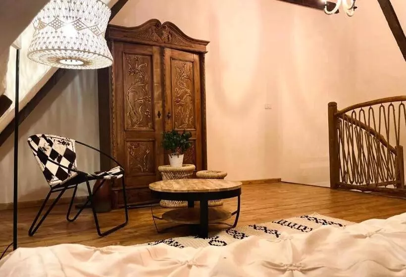 Aamiaismajoitus (B&B) Inside, The Village  Wooden Hideaway