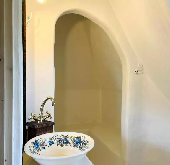 Aamiaismajoitus (B&B) Inside, The Village  Wooden Hideaway