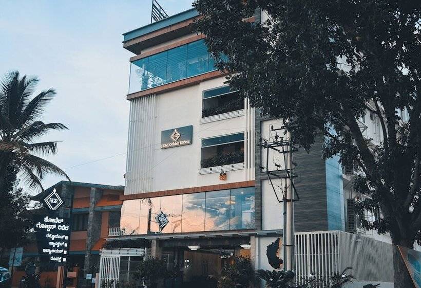 ホテル Golden Riviera