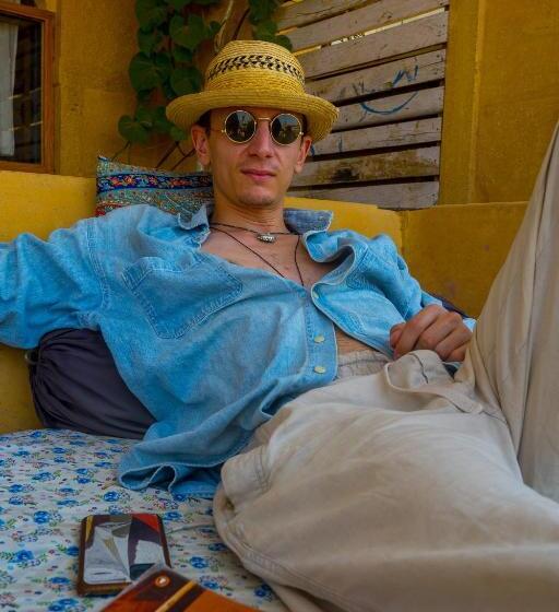 Open Road Hostel And Cafe