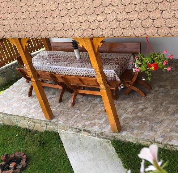 בית מלון כפרי Casa Pintioi