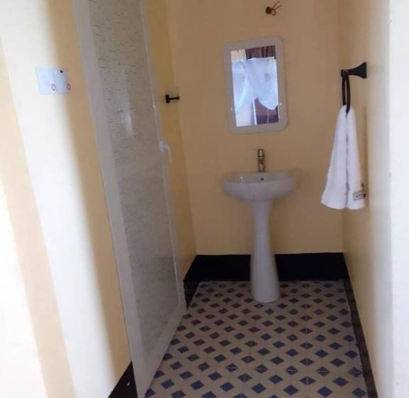 پانسیون Mfumbwi Coast Village