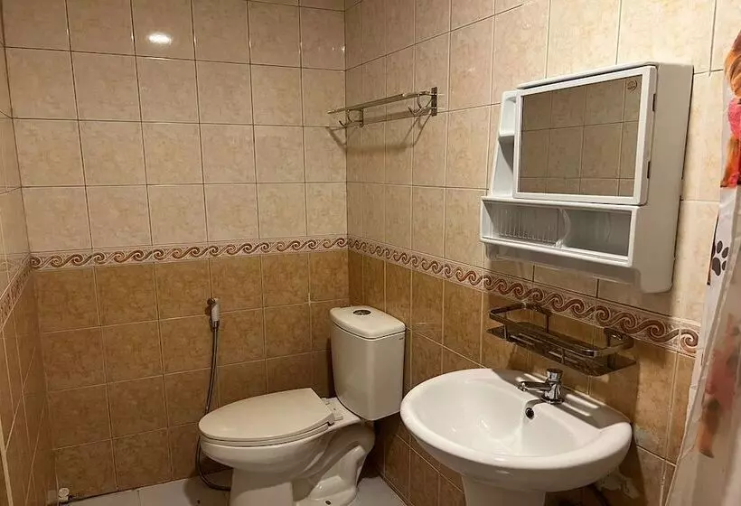 ユースホステル Remedios Hotel Manila City Center