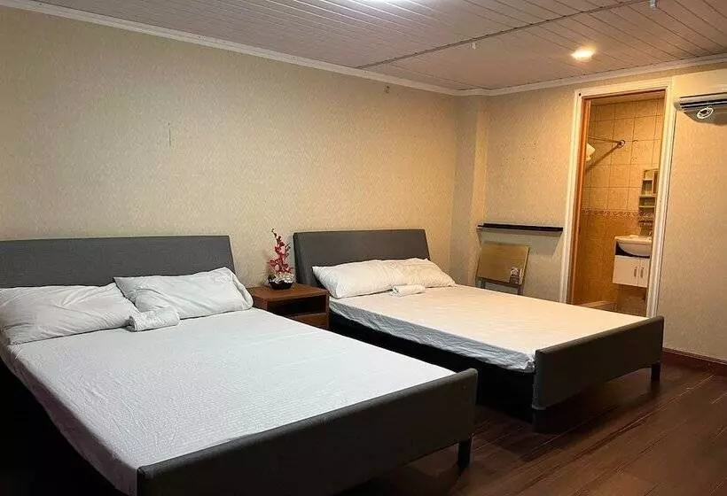 ユースホステル Remedios Hotel Manila City Center
