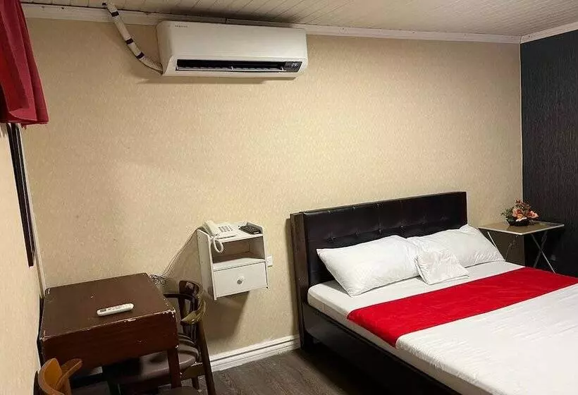 ユースホステル Remedios Hotel Manila City Center