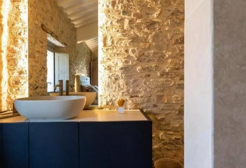 Majatalo Forma Your Boutique Suite