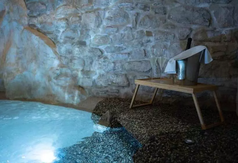 Majatalo Forma Your Boutique Suite