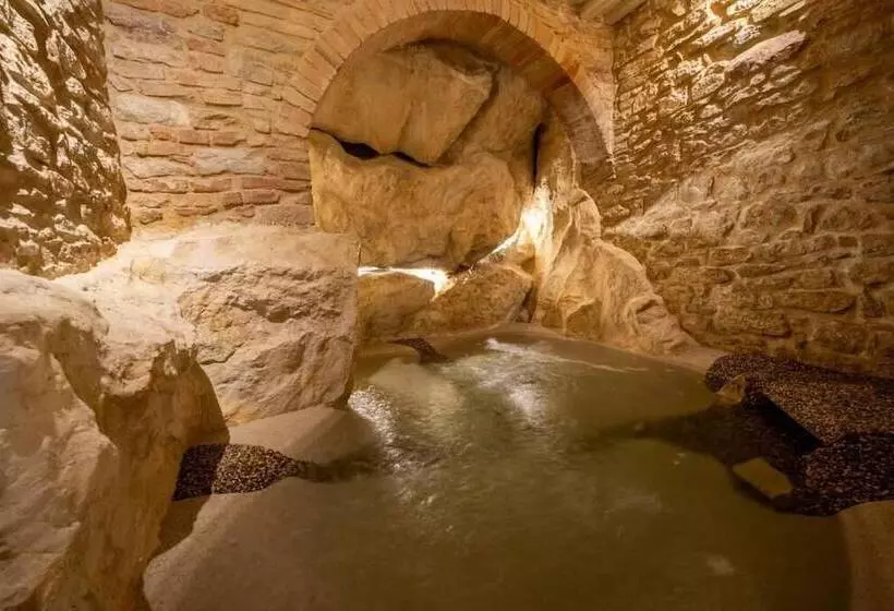 Majatalo Forma Your Boutique Suite