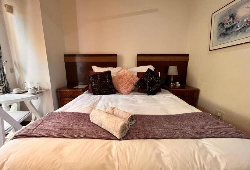 פנסיון The Woodhouse