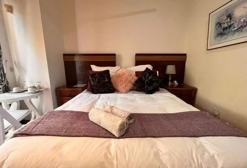 ペンション The Woodhouse