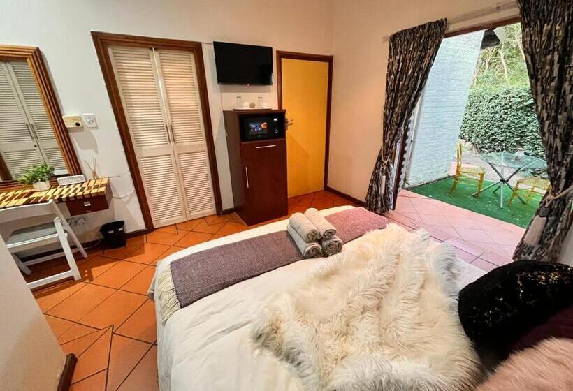 פנסיון The Woodhouse