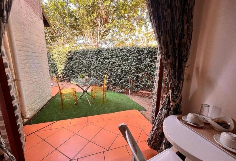 פנסיון The Woodhouse