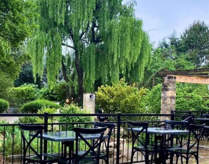 فندق Ing At Sandstone