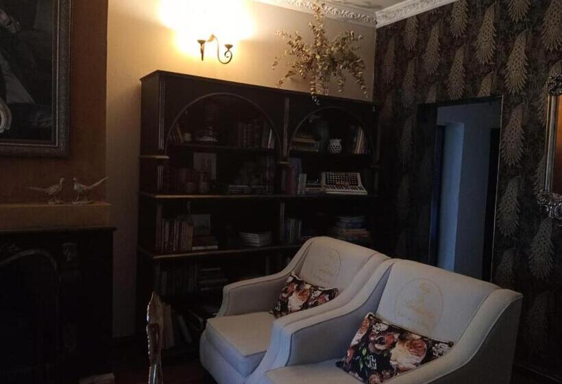 فندق Ing At Sandstone